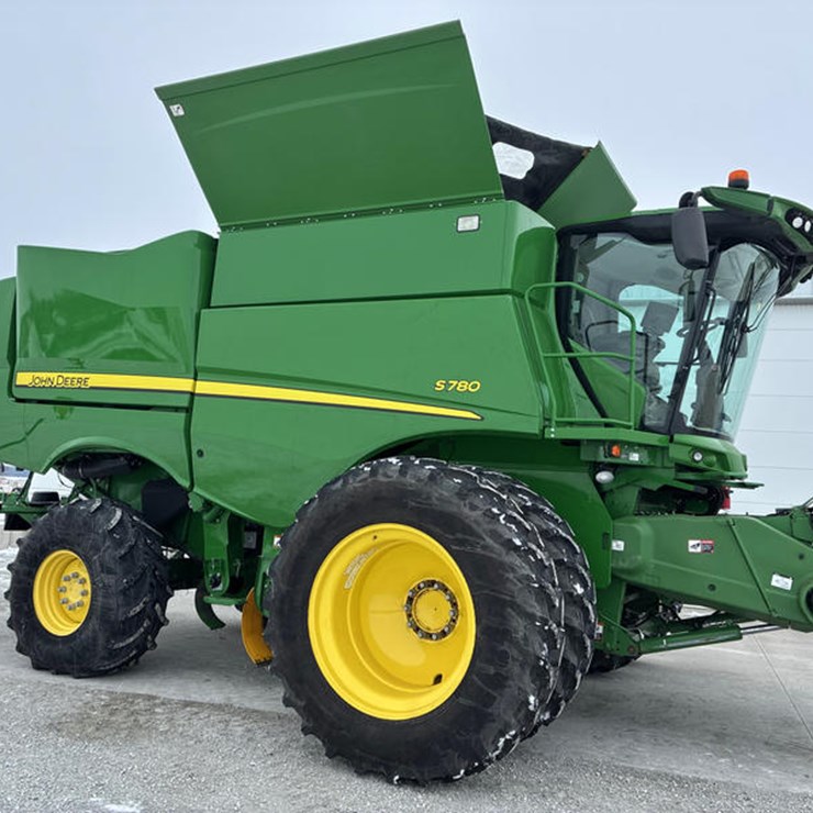 JOHN DEERE S780