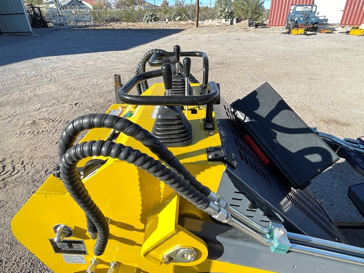 #224-•-mini-skid-steer-loader-image-7