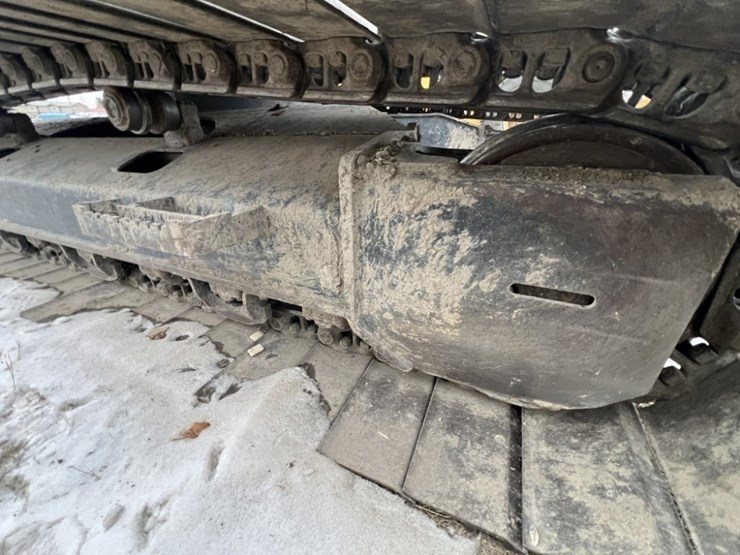 deere-245g-lc-image-22