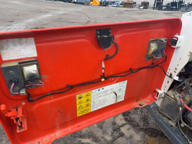 2024-bobcat-t650-image-22