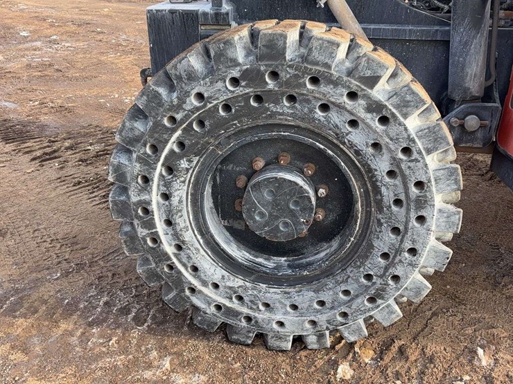 2015-jlg-g10-55a-image-11