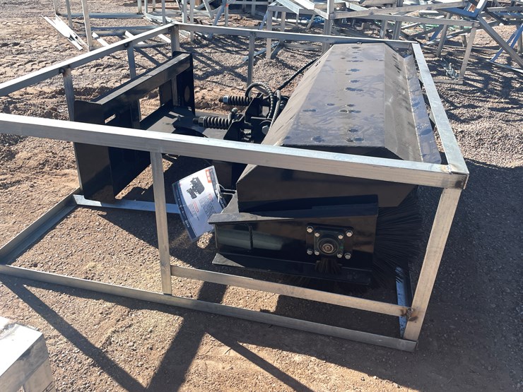 #253-•-bobcat-manual-angled-sweeper-image-4