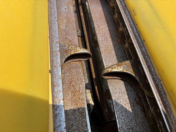 new-holland-996-image-9