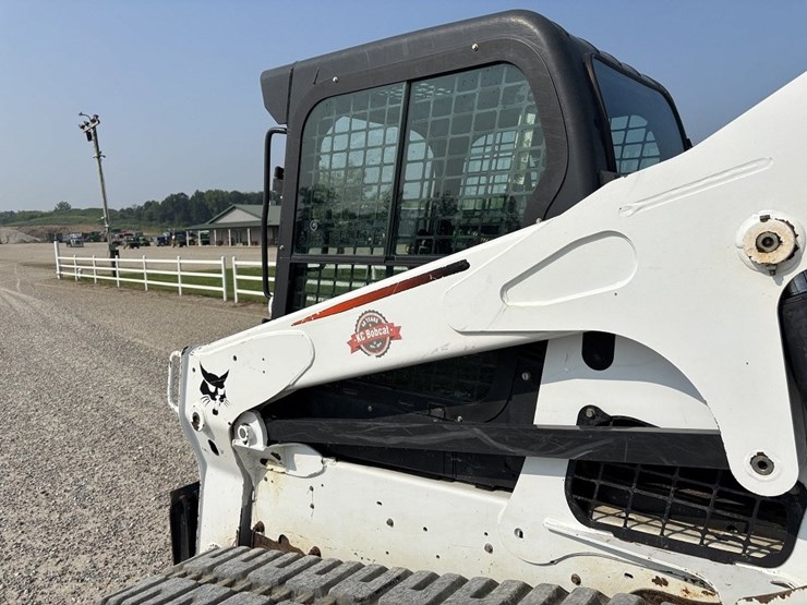 bobcat-t750-image-24