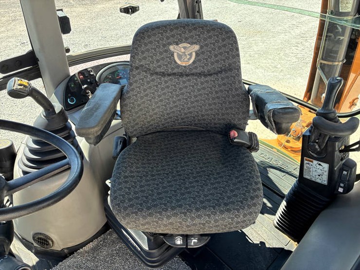 2019-case-580sn-image-74