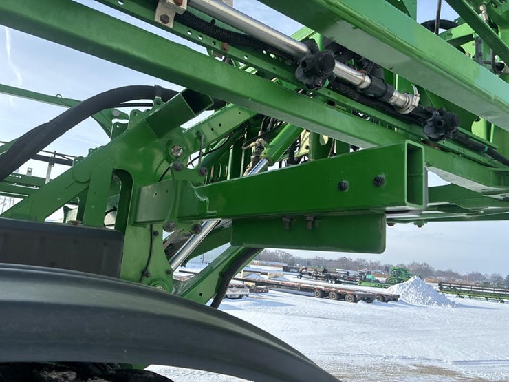 john-deere-r4038-image-39