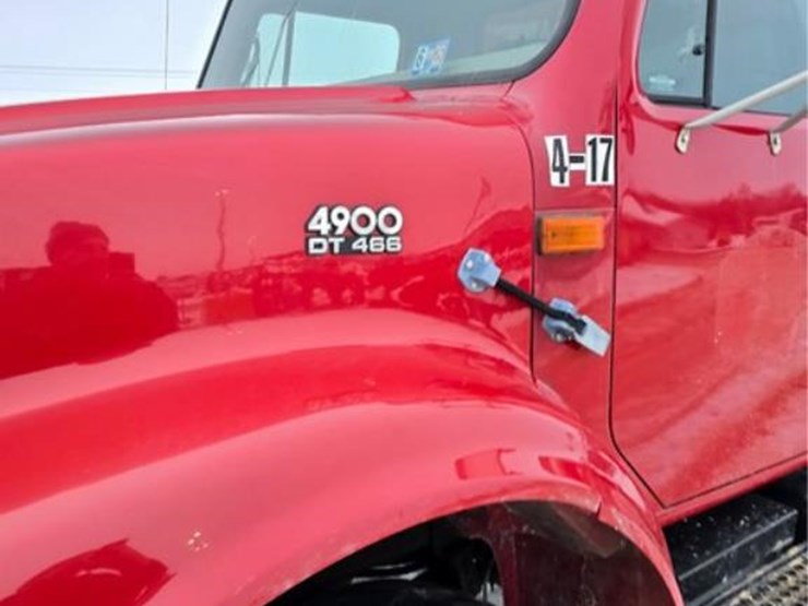 international-4900-image-10