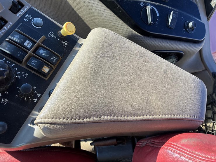 case-ih-magnum-305-image-83