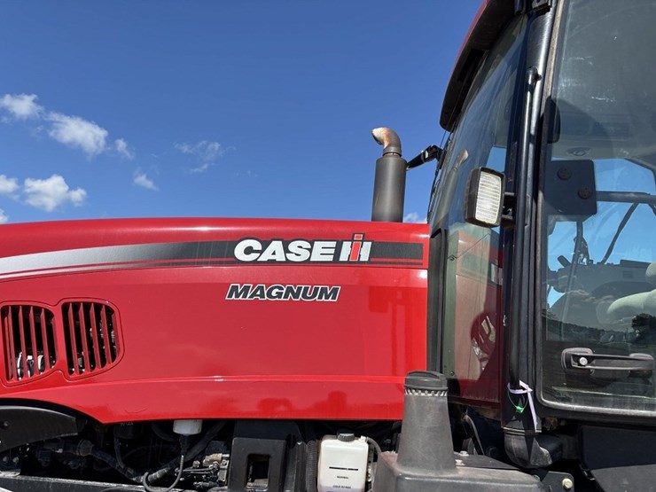 case-ih-magnum-210-cvt-image-31