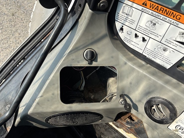 bobcat-t750-image-42