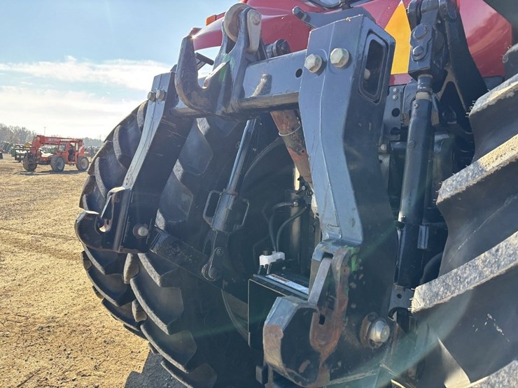 2014-case-ih-340-image-28