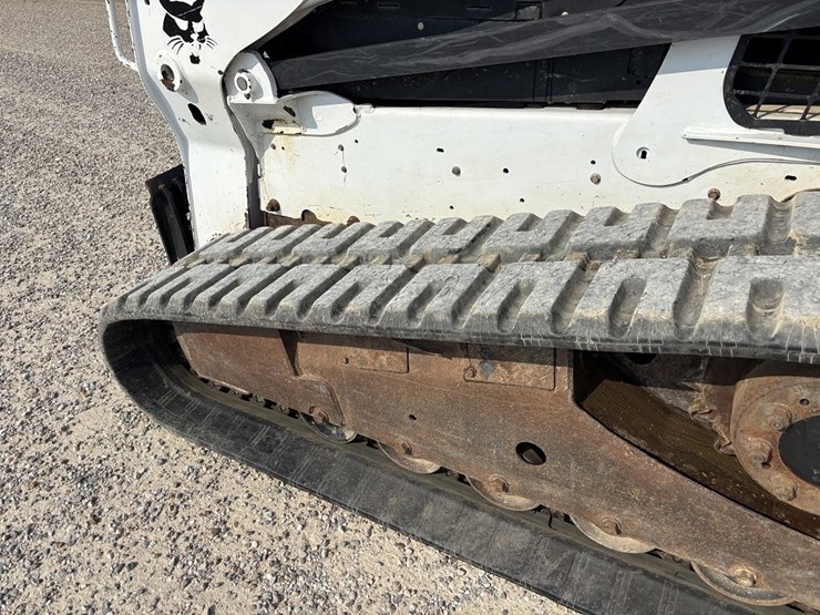 bobcat-t750-image-25