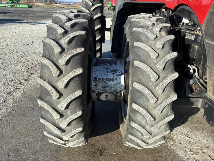 case-ih-magnum-305-image-55