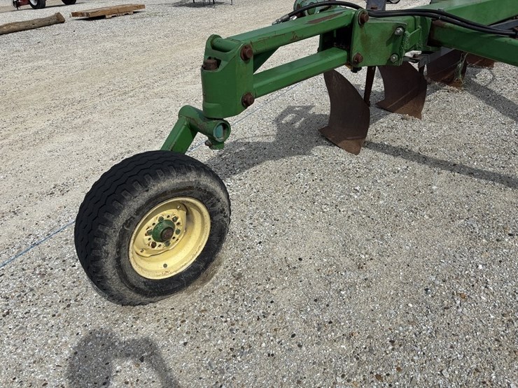 john-deere-3710-image-23