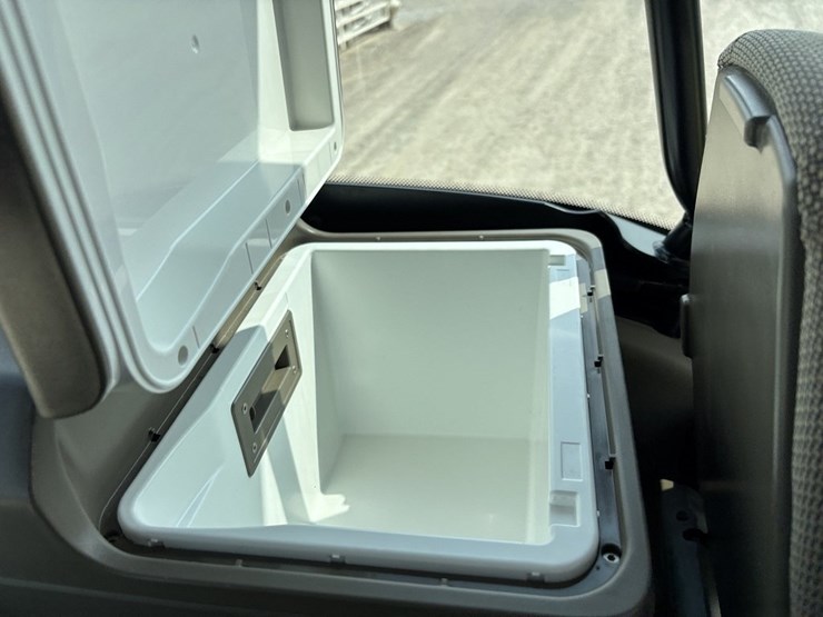 john-deere-8r-250-image-46