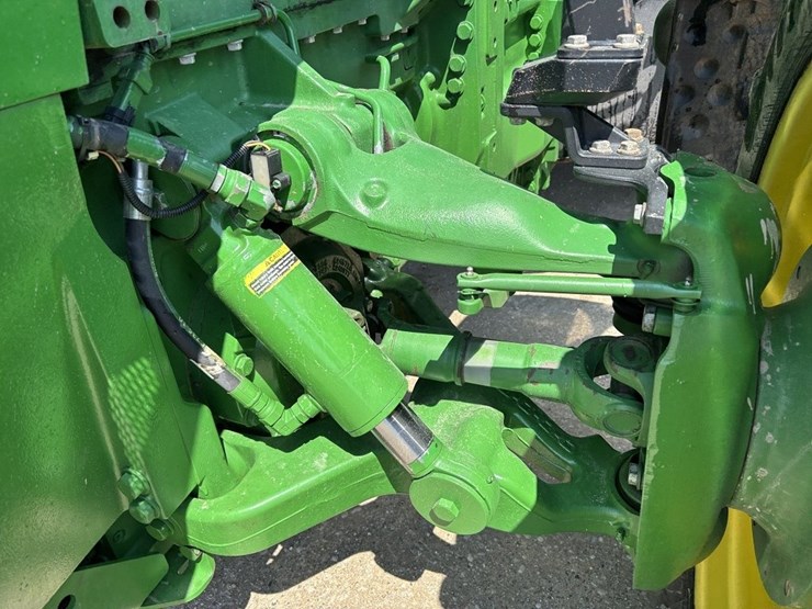 john-deere-8335r-image-38