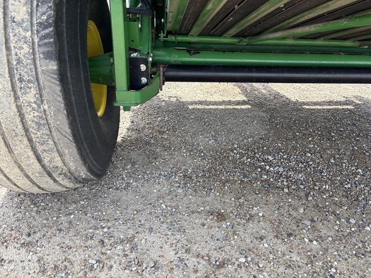 john-deere-569-premium-image-20