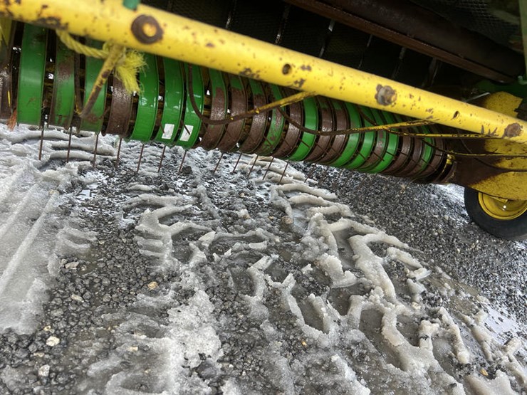 john-deere-530-image-25