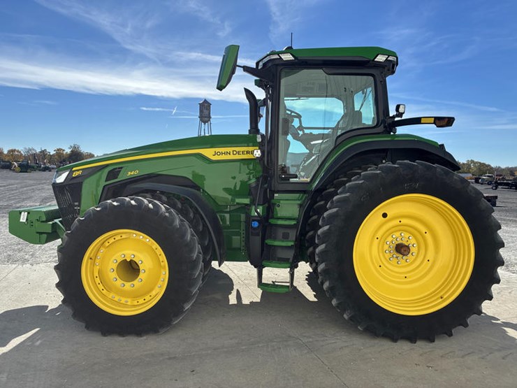 john-deere-8r-340-image-10