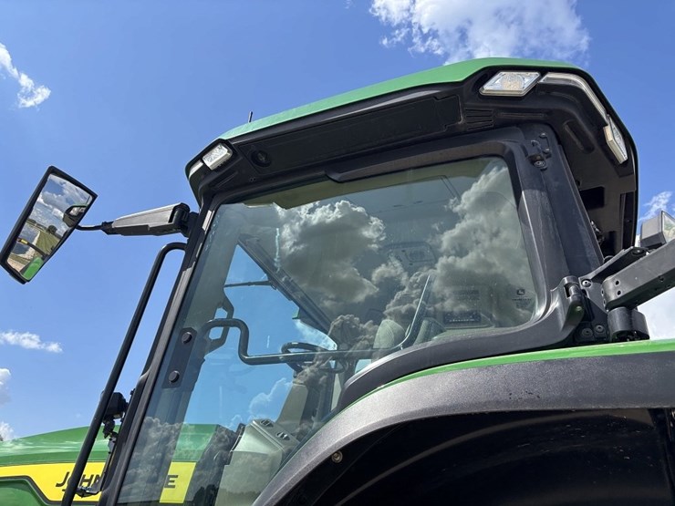 john-deere-8r-250-image-26