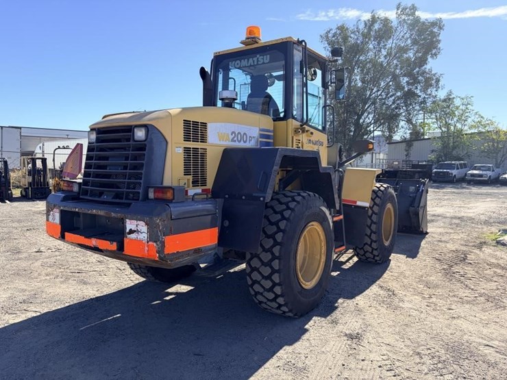 komatsu-wa200pt-image-3