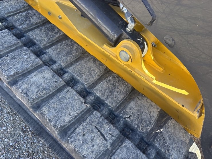 new-holland-c362-image-13