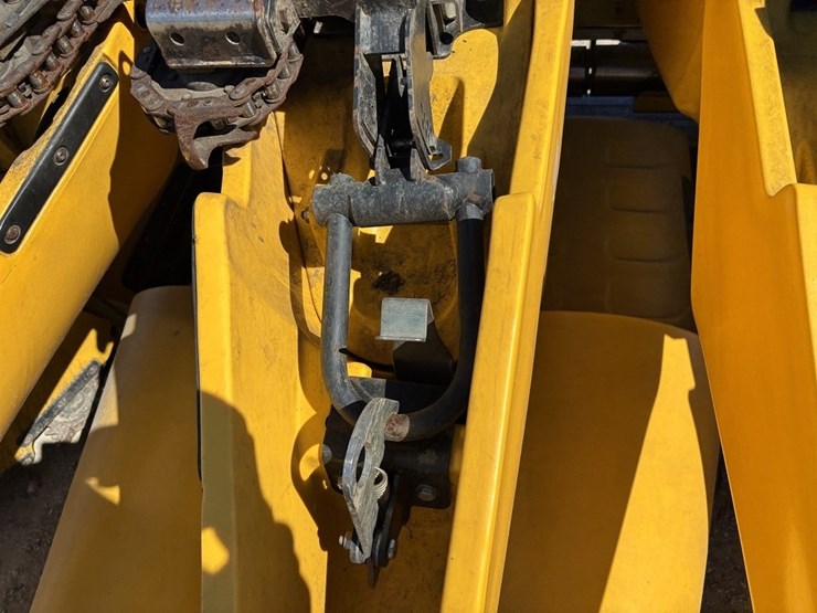 2014-new-holland-9800f-12r30"-corn-head-image-39