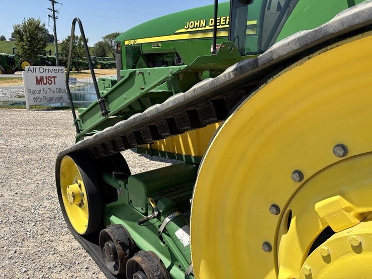 john-deere-8410t-image-35