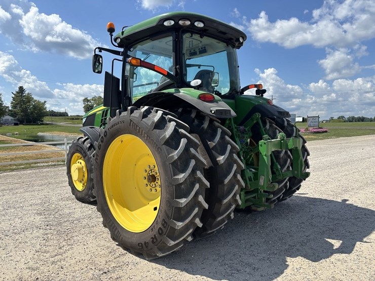 john-deere-7215r-image-3
