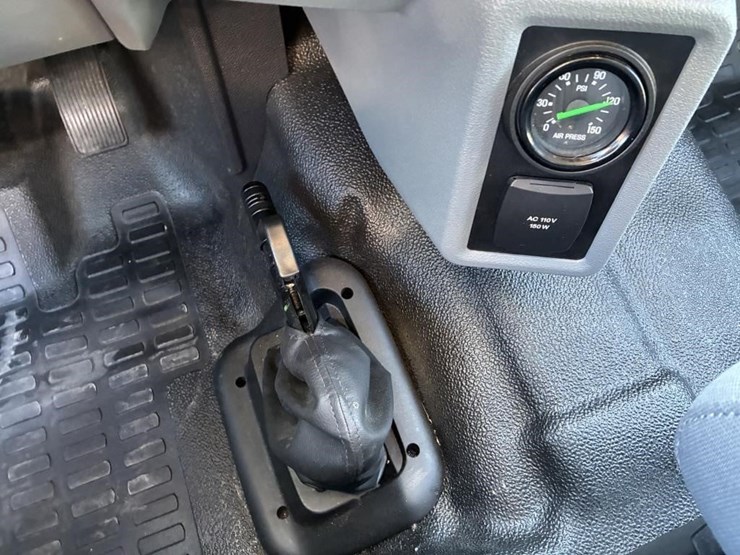 ford-f650-xlt-image-19