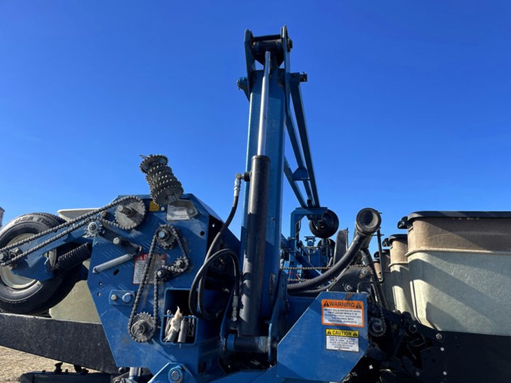 1998-kinze-2600-image-13