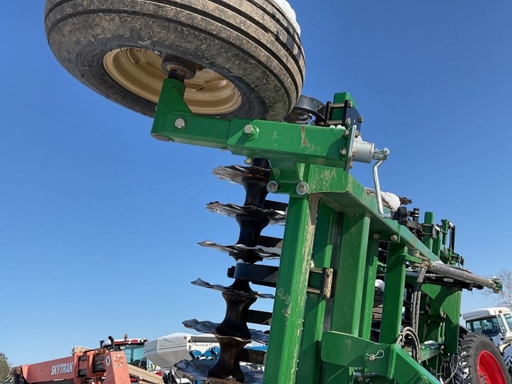 great-plains-h1100-25’-terramax-image-13