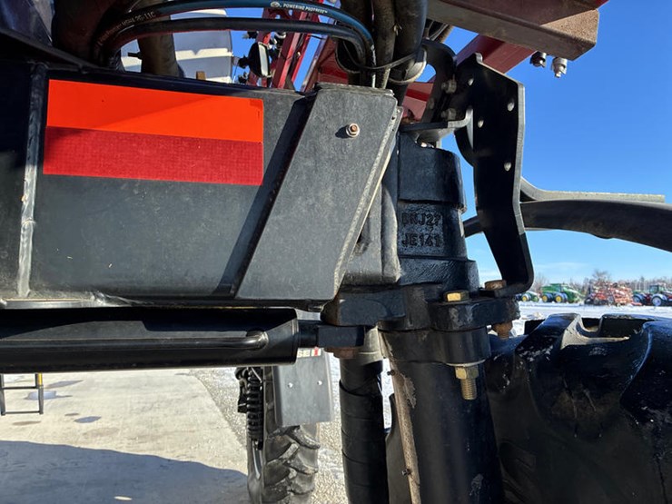 case-ih-patriot-3340-image-59