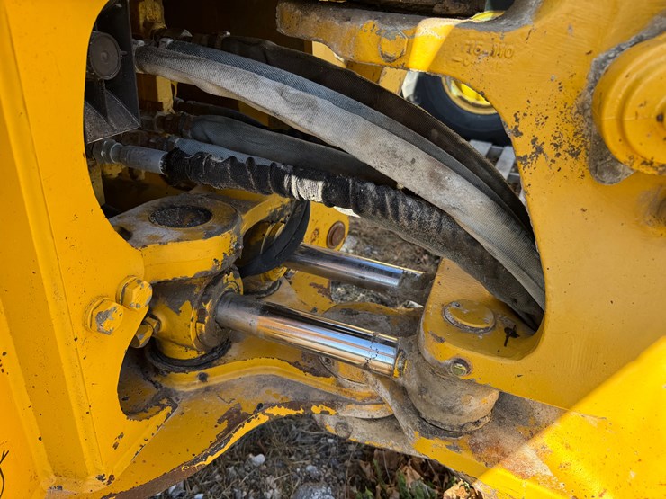 john-deere-410-image-4