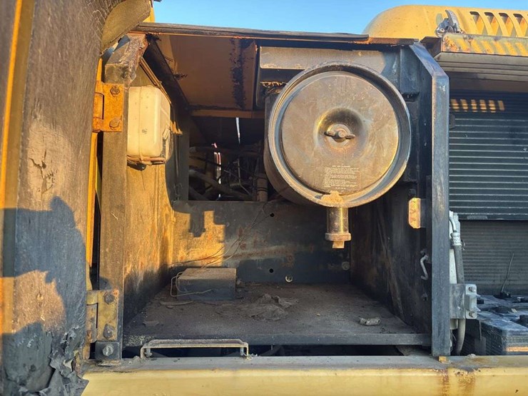 deere-200-lc-image-16