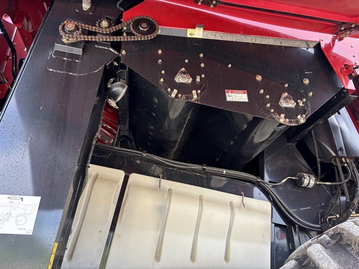 case-ih-7010-image-17