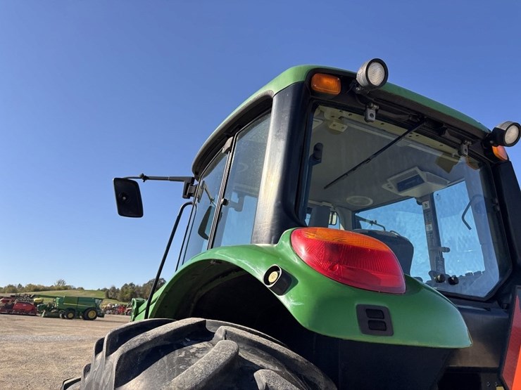 john-deere-6125m-image-28