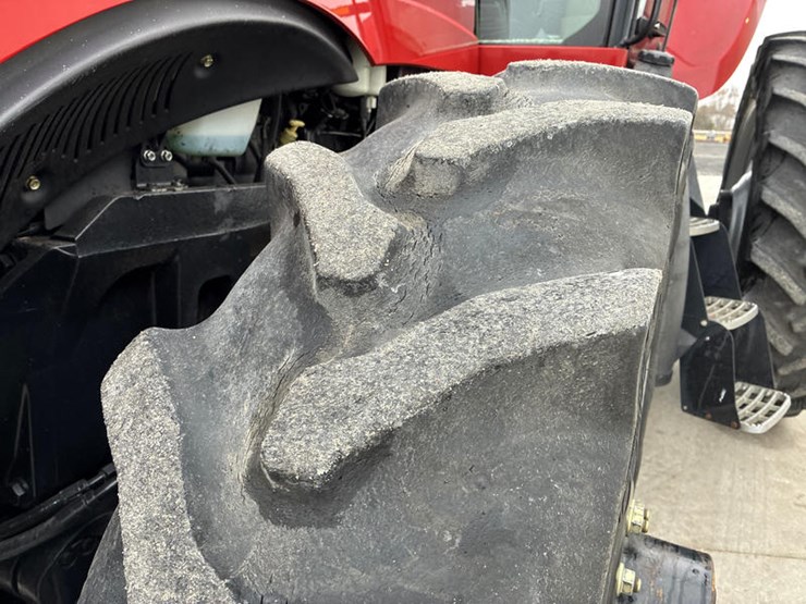 case-ih-magnum-245-image-42