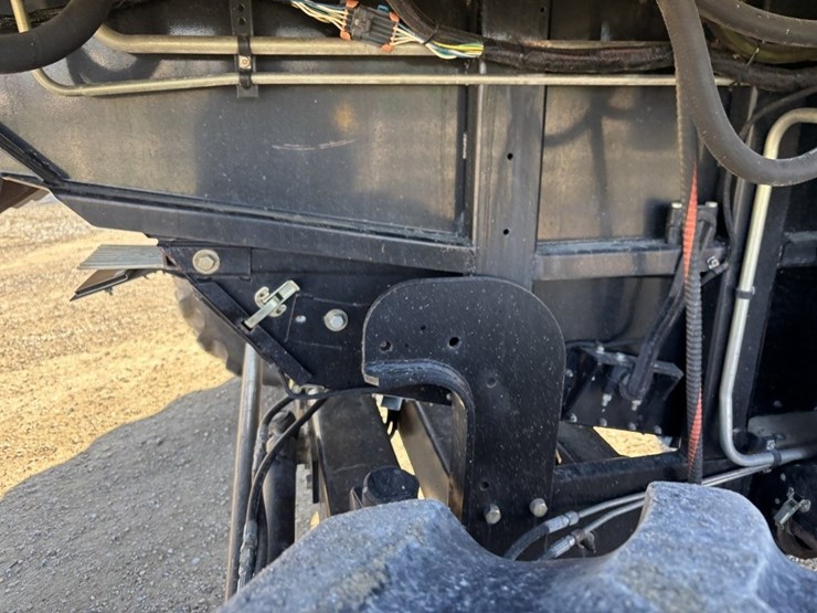 gleaner-r75-image-27