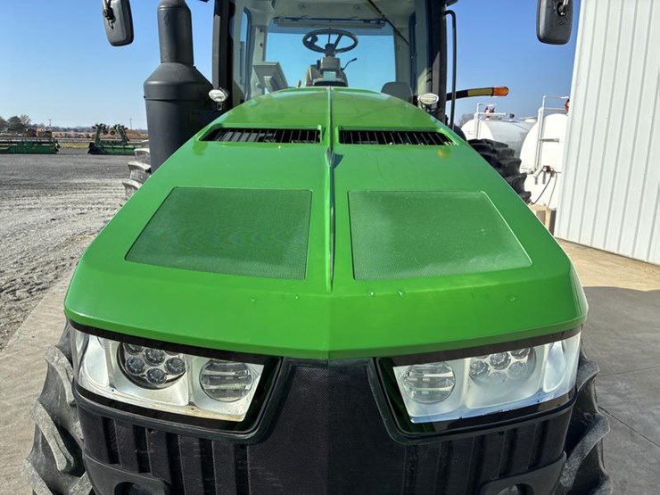 john-deere-8320r-image-16