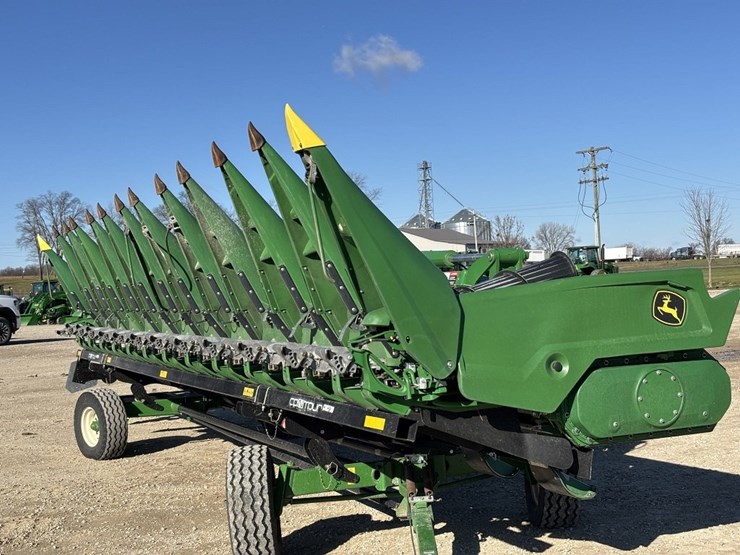 john-deere-c12f-image-1