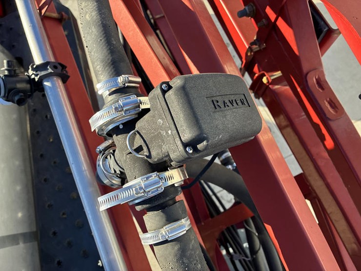 case-ih-patriot-3340-image-76