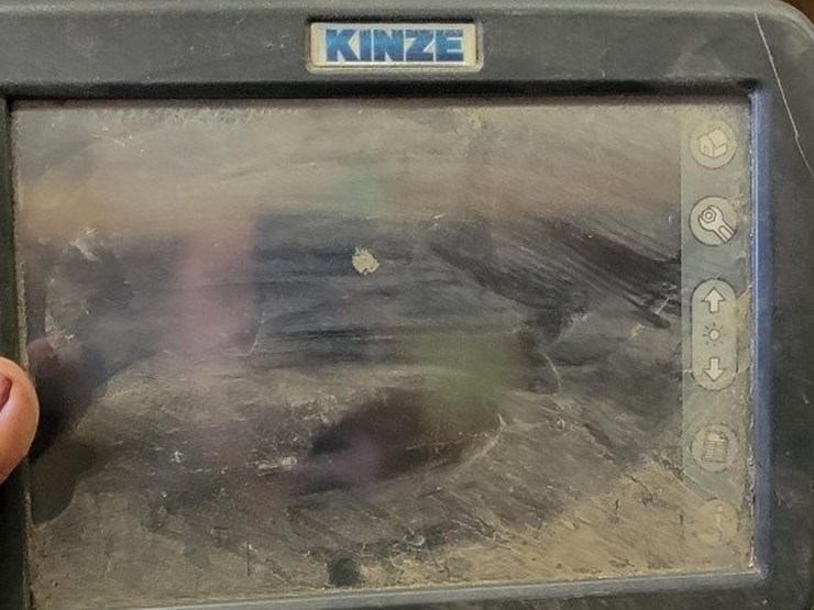 2010-kinze-3660-image-43