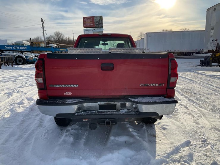 2005-chevrolet-k2500-image-4