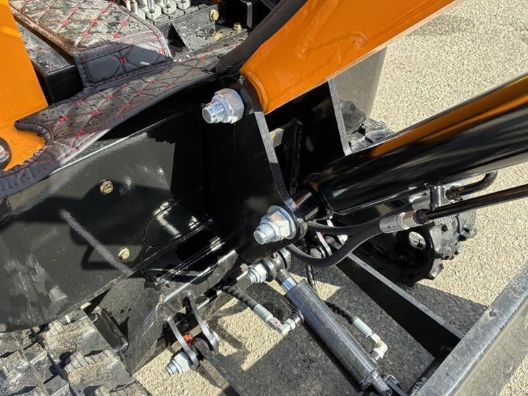 2025-miva-va15-hydraulic-excavator-image-6