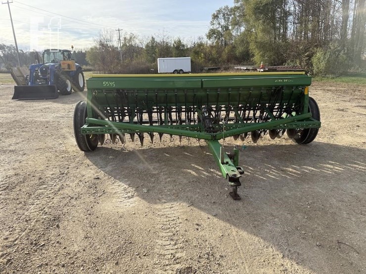 john-deere-8300-image-2