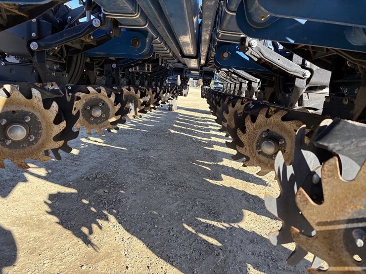 2024-kinze-5900-image-60