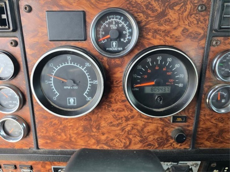 kenworth-t800-image-38