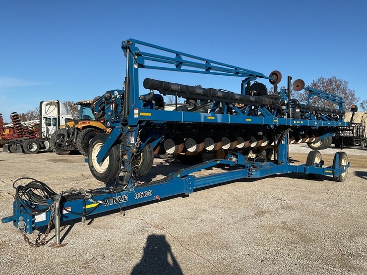 kinze-3600-image-1