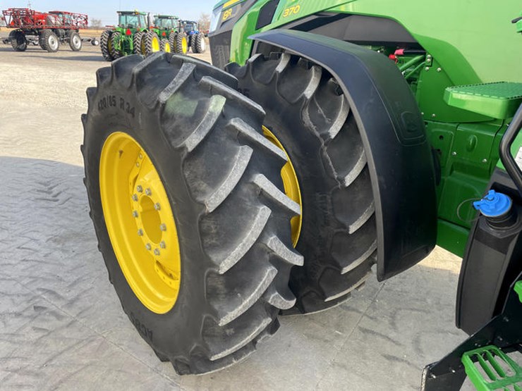 john-deere-8r-370-image-56